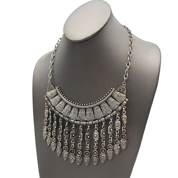 NEW Silver Embossed Tribal Design Fashion Necklace & Earrings Set - Picture 2 of 5
